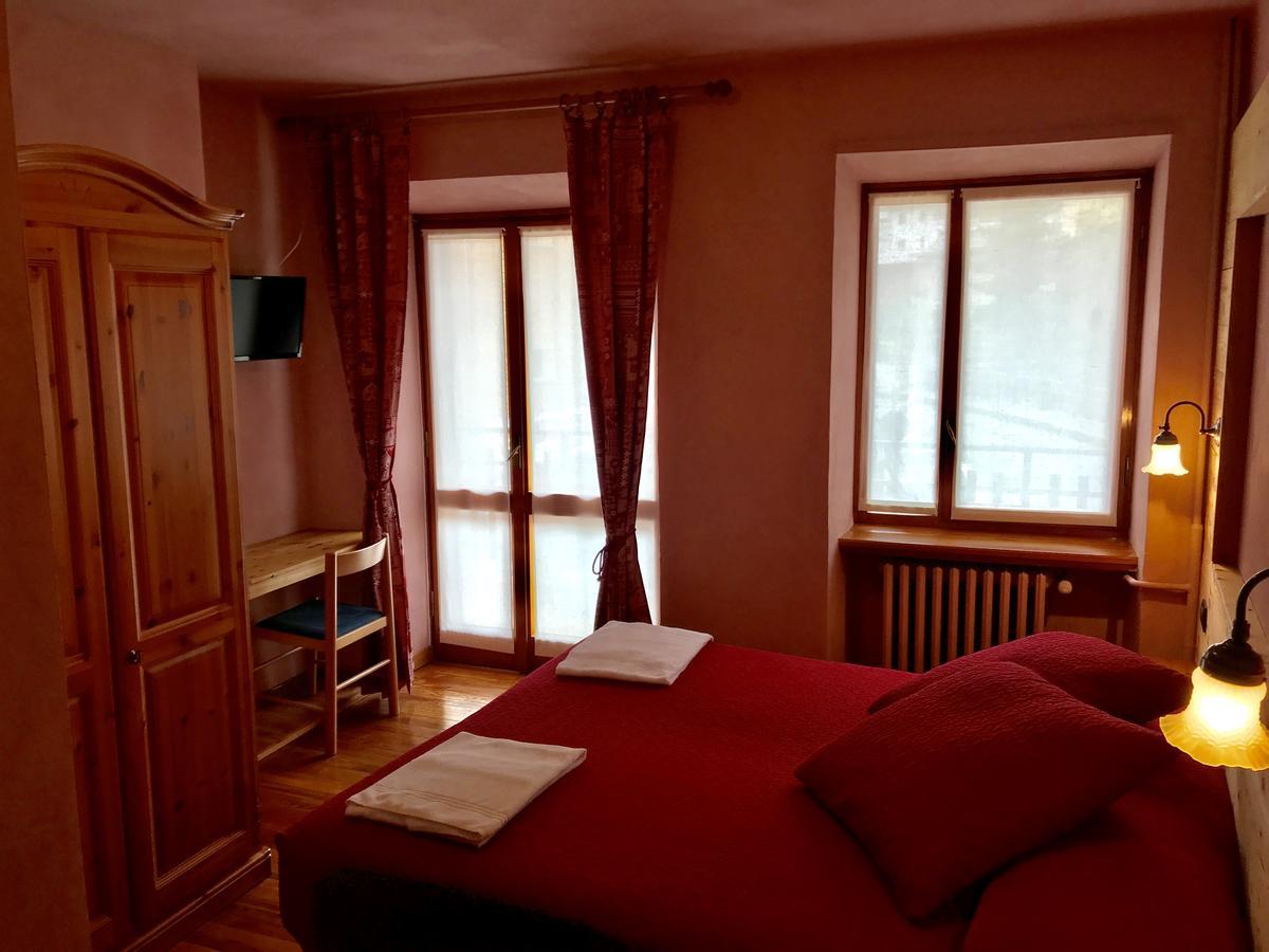 Albergo Club Alpino 克里索洛 外观 照片